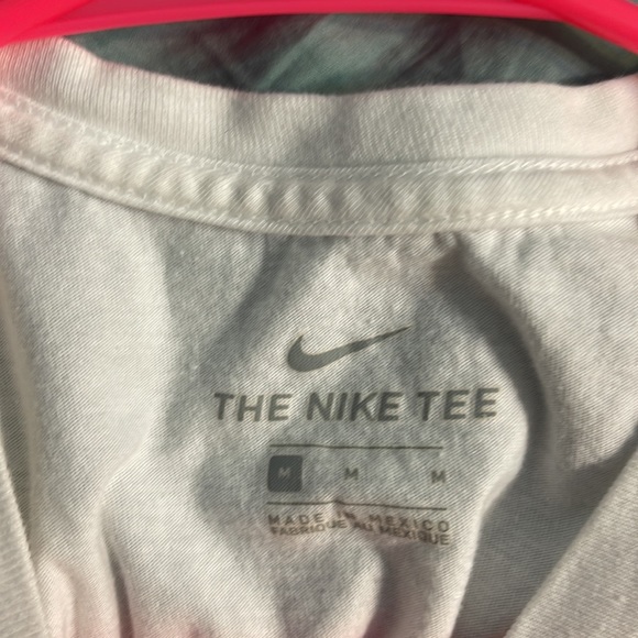 Nike long sleeve tee - Picture 3 of 3